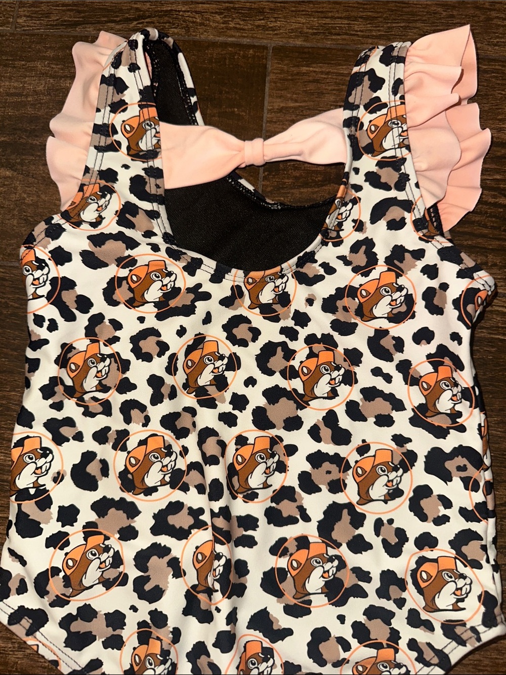 Buc-ee’s Girls 3T Leopard Print One Piece Swimsuit coral Ruffle - Picture 6 of 7